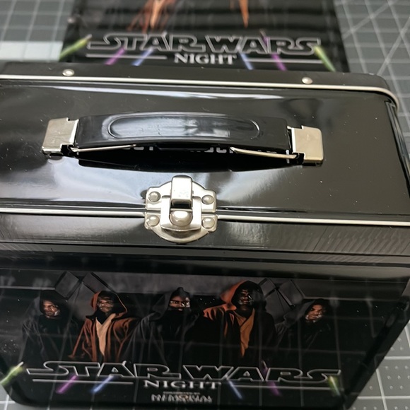 SOLD.   Houston Rockets Lunchbox - Picture 2 of 4